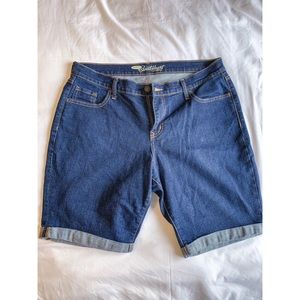 Women’s sweetheart Old Navy Bermuda shorts